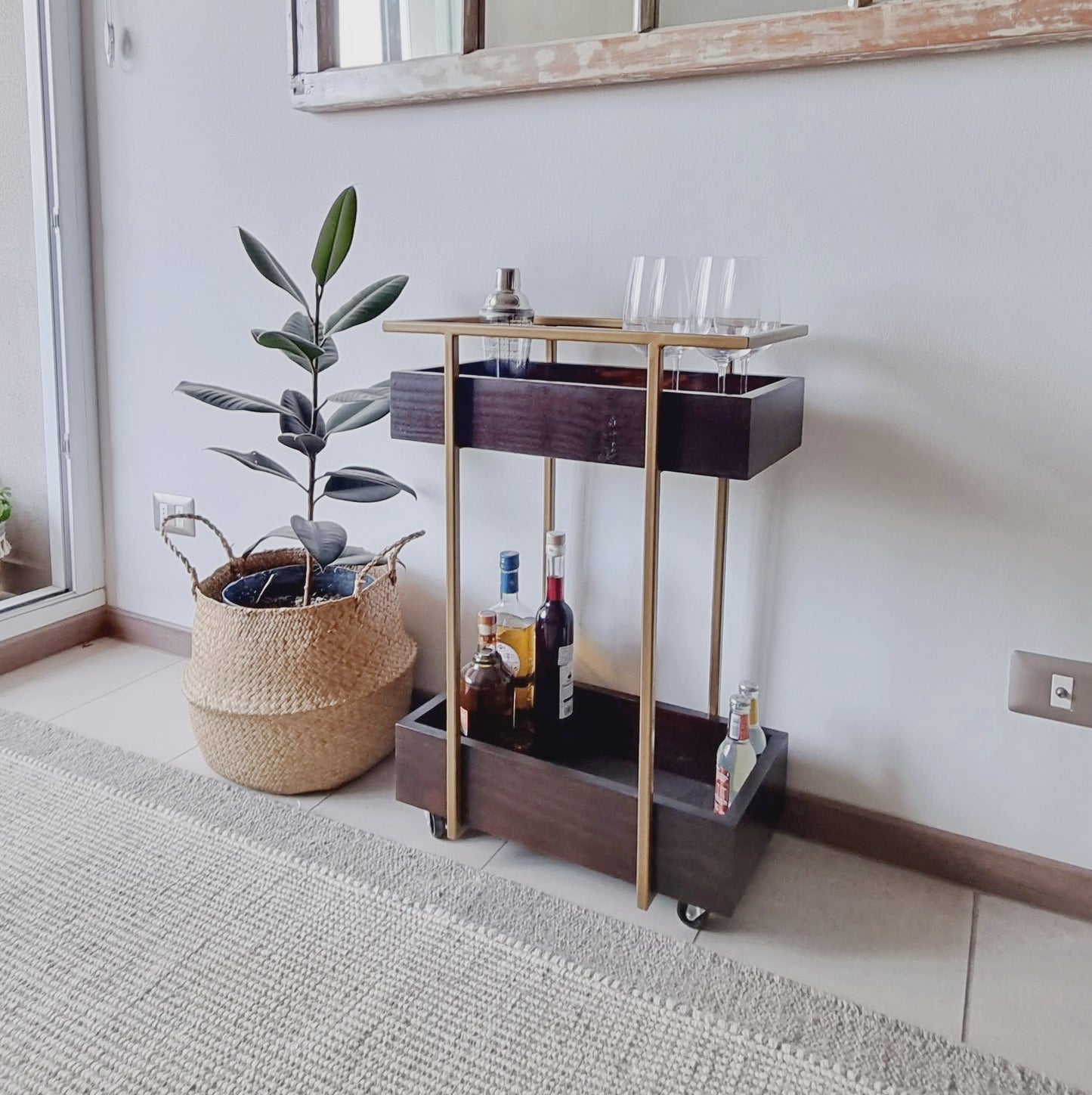 minibar con ruedas