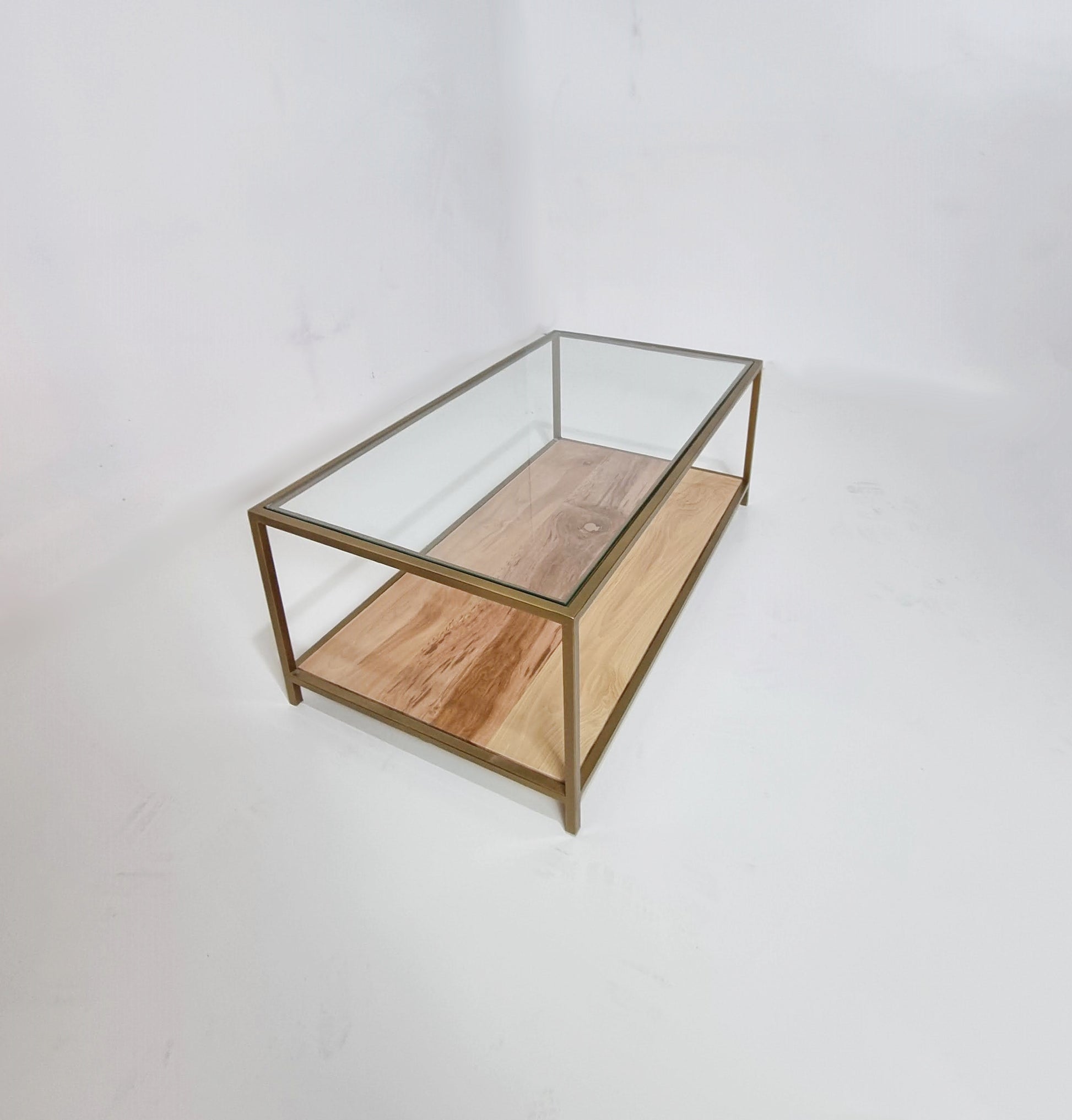 mesa de centro dorada madera vidrio