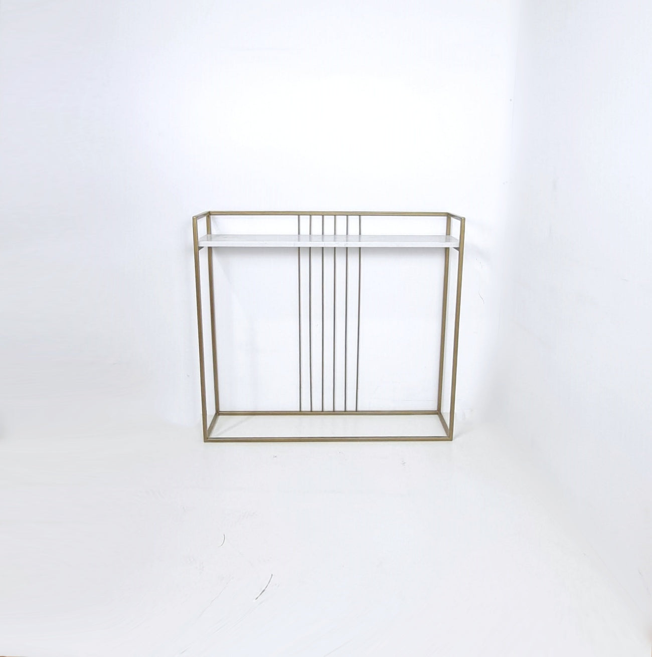 mueble arrimo dorado