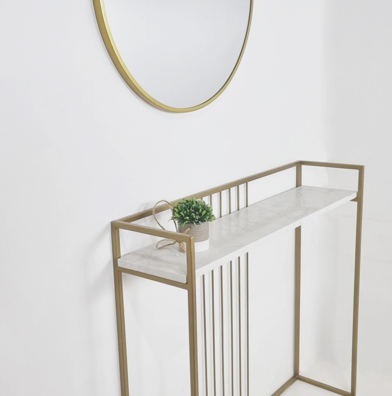 arrimo dorado metal marmol