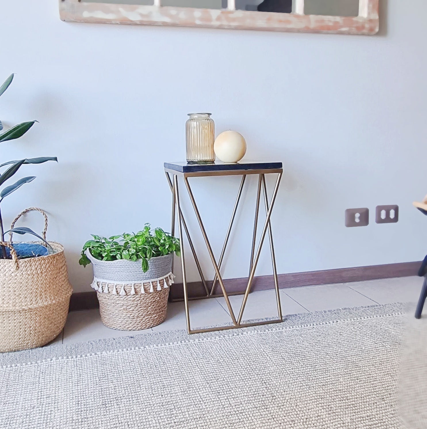 mesa lateral dorada