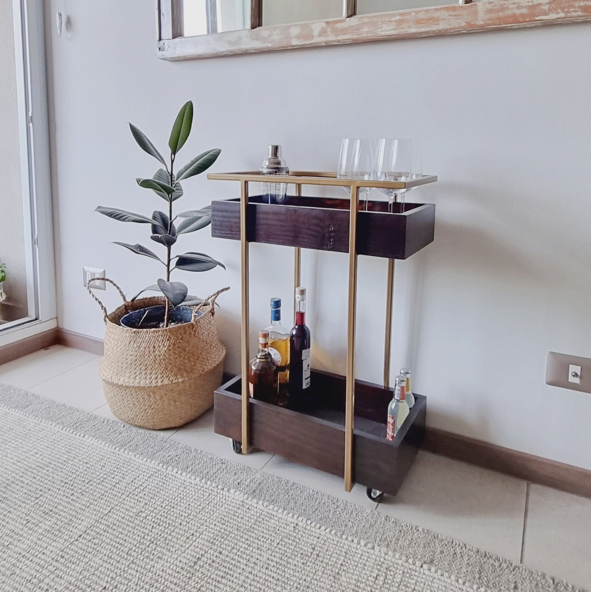 minibar con ruedas