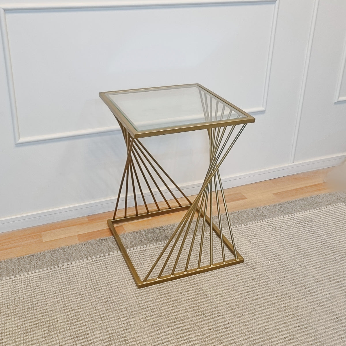 mesa lateral moderna
