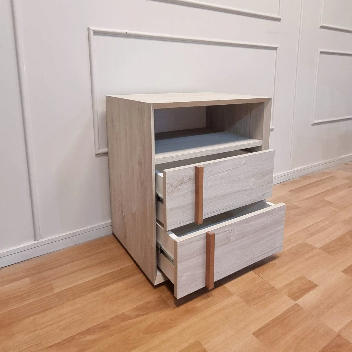 velador madera con cajones