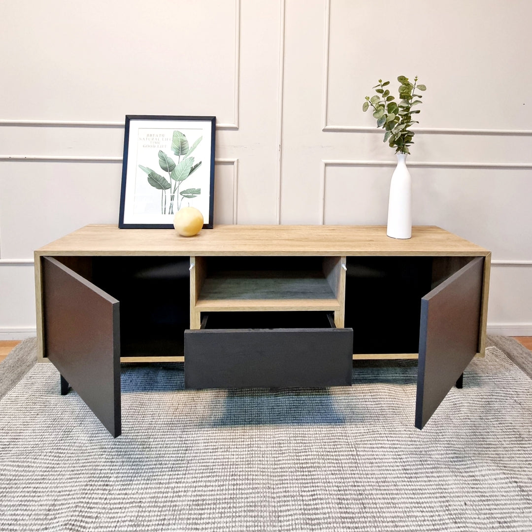 mueble rack con puertas