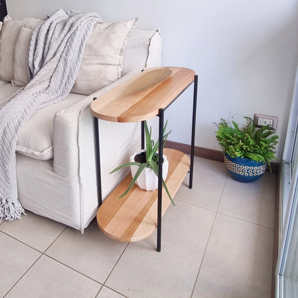 mesa lateral ovalada