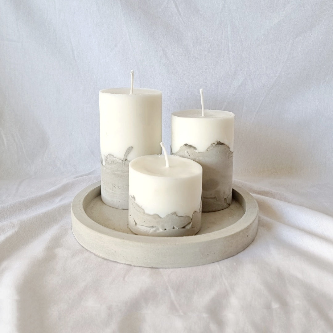 Set de Velas (6 cm, 10 cm, 13 cm) + Bandeja decorativa de Cemento Redonda
